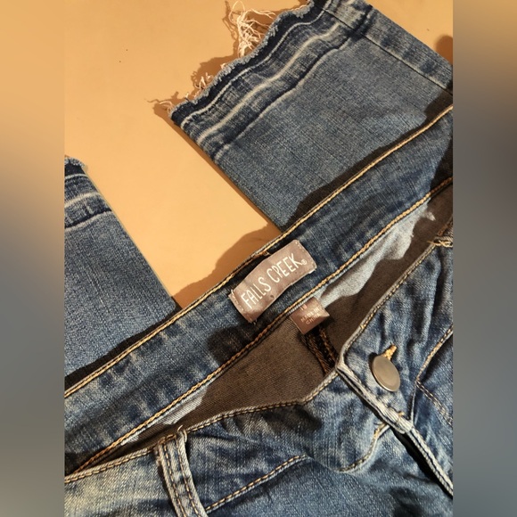 Falls Creek stretchy jeans - Picture 5 of 5